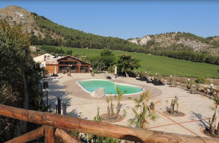 Agriturismo Tenute Pispisa Segesta Калатафими Экстерьер фото