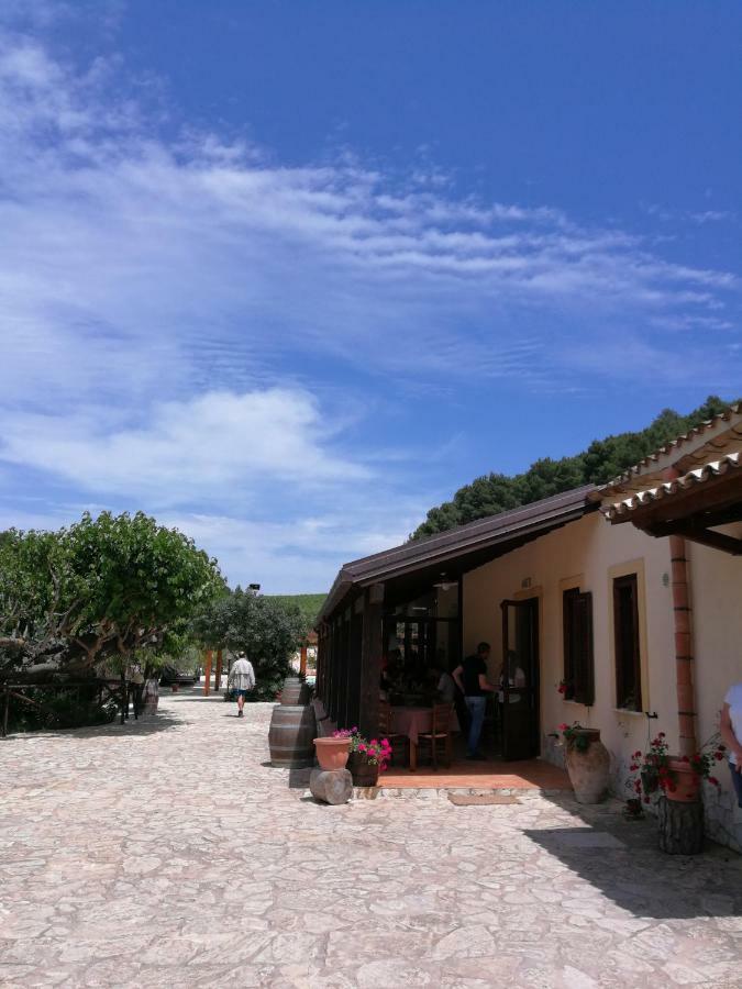 Вилла Agriturismo Tenute Pispisa Segesta Калатафими Экстерьер фото